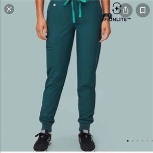 Figs Caribbean Blue FIONLITE™ Zamora scrub